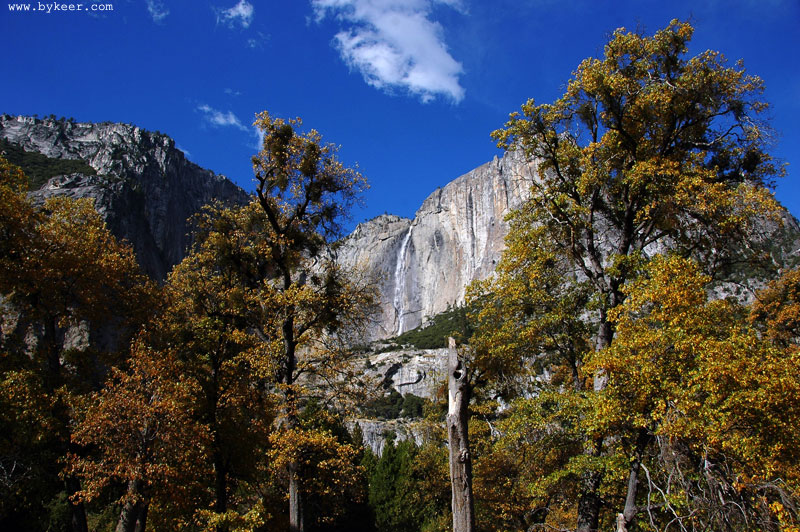 Yosemite National Park(5): Yosemite Falls，瀑布从近千米的花岗石岩顶飘落而下