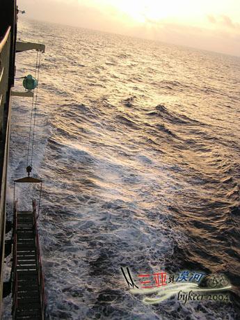出发啦……(10): 椰香公主号在海峡中乘风破浪