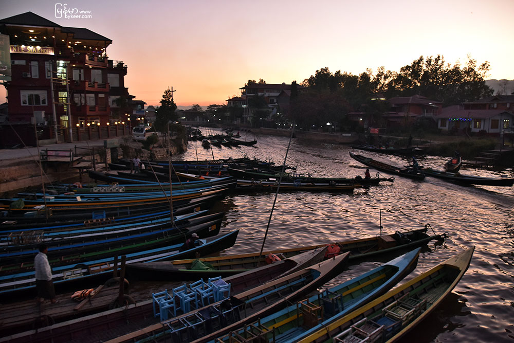 缅甸漫行图记(二)(39): 湖上浪迹一日，返回娘水镇时已是黄昏，河面仍是盈盈光波，忍不住一次次将码头景色收入镜中。