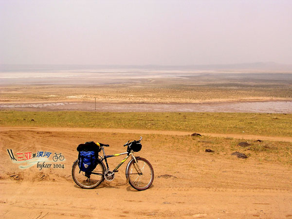 内蒙访古(37): 阿巴嘎旗－锡林浩特途中的大碱湖