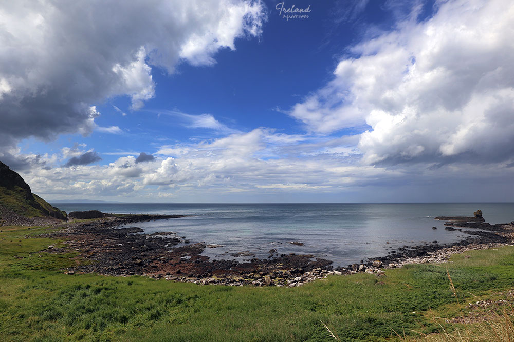 The Emerald Isle 爱尔兰(二)(16): 行走在北爱海岸步道，令人无限热爱的宫崎骏童话般明亮鲜活的夏天！