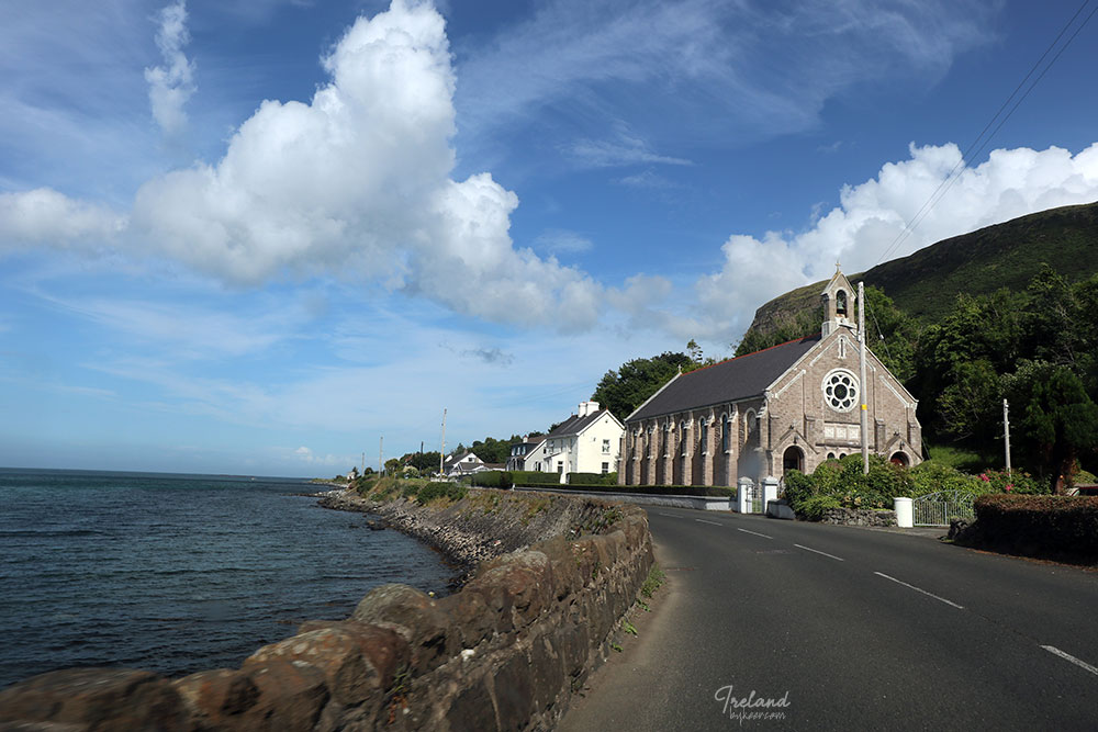 The Emerald Isle 爱尔兰(二)(23): 一路乡村相伴，教堂相随，北爱的大西洋之路，少了几分狂野，多了几许温馨
