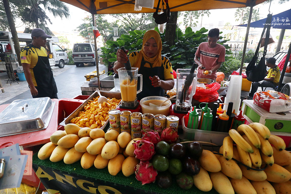 婆罗洲的雨林(一)(4): 最爱Mango Shake，街头满满一大杯100%的纯净果汁，只要RM7马币，折合人民币仅10元出头。