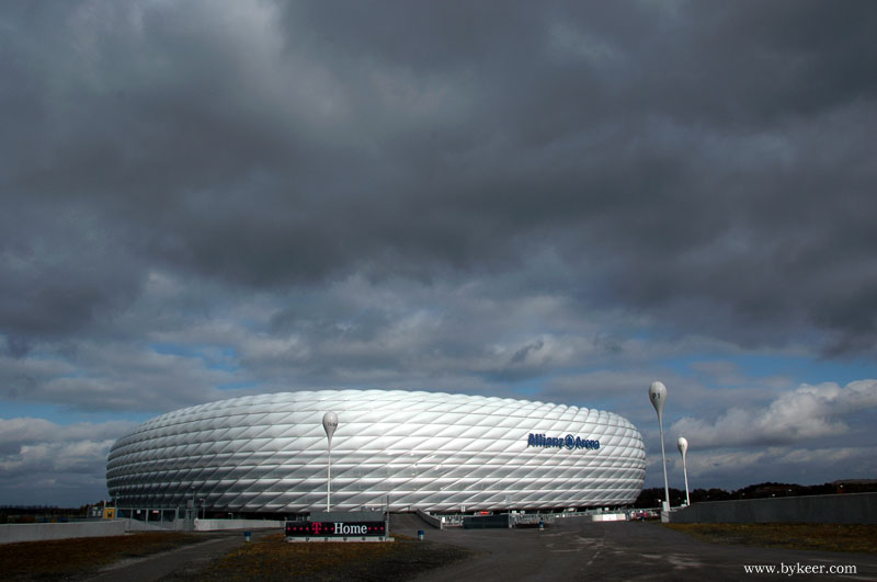 北欧商旅(5): Allianz Arena是拜仁慕尼黑的主场，我不是球迷，随同事过去走马观花。