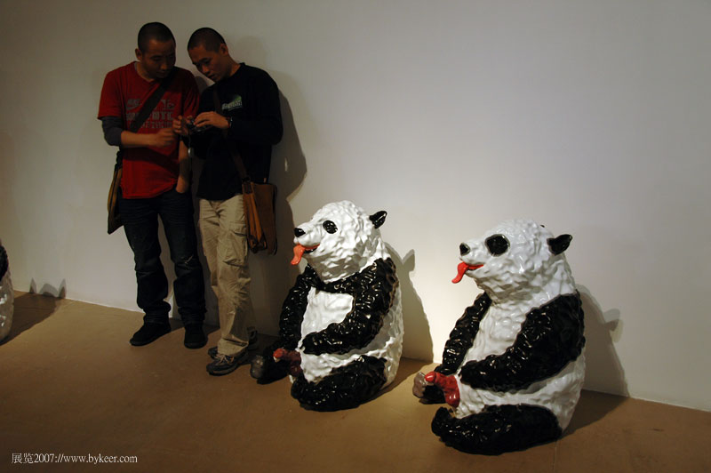 展览2007(24): 熊猫不只会烧香 array(深港双城双年展)